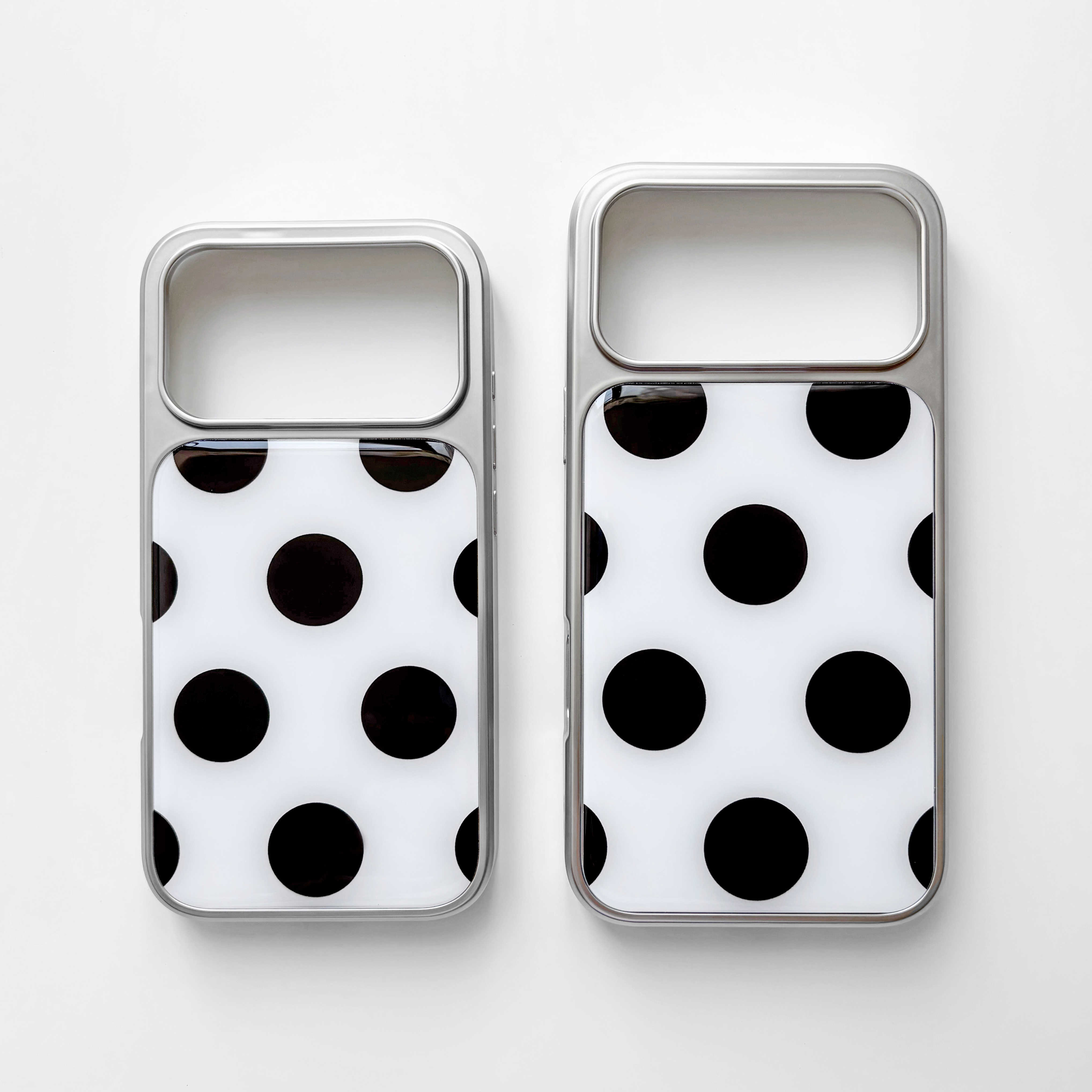 Luxury Black White Polka Dots  - Phone Cases That Charge Your Phone ulasan dan harga
